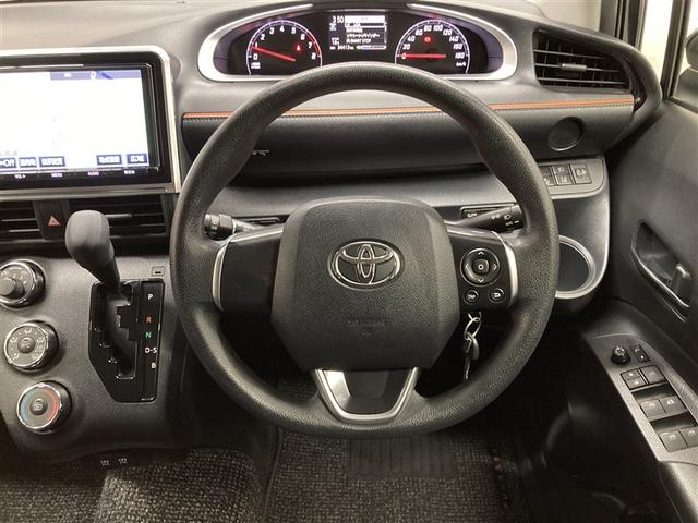 シエンタ ファンベースＸ　フルセグ　メモリーナビ　ＤＶＤ再生　ミュージックプレイヤー接続可　バックカメラ　衝突被害軽減システム　ＥＴＣ　電動スライドドア　ウオークスルー　ワンオーナー　アイドリングストップ（10枚目）