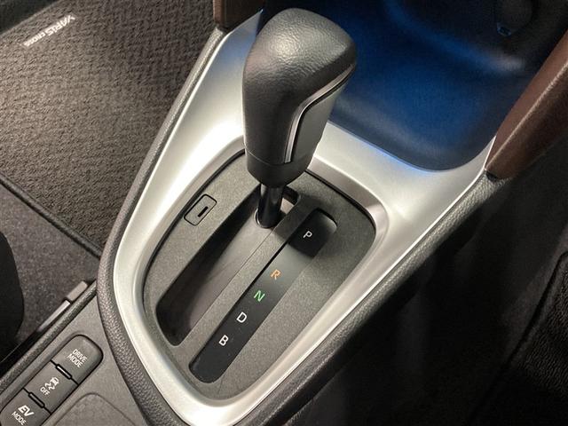 ヤリスクロス ハイブリッドＺ　フルセグ　メモリーナビ　ＤＶＤ再生　ミュージックプレイヤー接続可　バックカメラ　衝突被害軽減システム　ＥＴＣ　ＬＥＤヘッドランプ　ワンオーナー（24枚目）