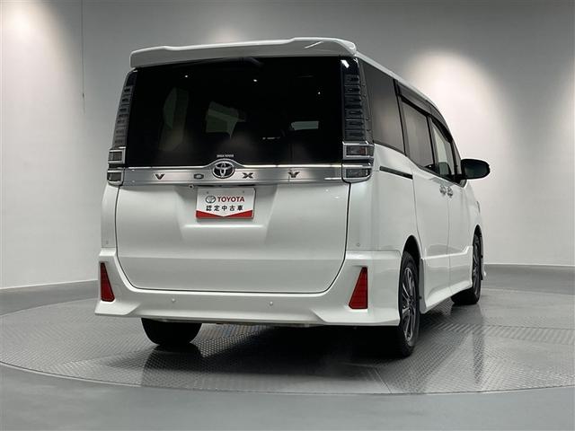 ヴォクシー ＺＳ　煌ＩＩ　フルセグ　メモリーナビ　ＤＶＤ再生　ミュージックプレイヤー接続可　後席モニター　バックカメラ　衝突被害軽減システム　ＥＴＣ　両側電動スライド　ＬＥＤヘッドランプ　ウオークスルー　乗車定員７人（7枚目）