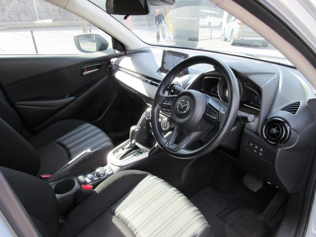 ＭＡＺＤＡ２ １５Ｓ　スマートエディション　禁煙・衝突被害軽減ブレーキ（前後）・ＡＴ誤発進抑制制御・車線逸脱警報システム・ＢＳＭシステム・３６０°ビューモニター・ＬＥＤヘッドライト・／Ａｐｐｌｅ　Ｃａｒｐｌａｙ／Ａｎｄｒｏｉｄ　Ａｕｔｏ（4枚目）