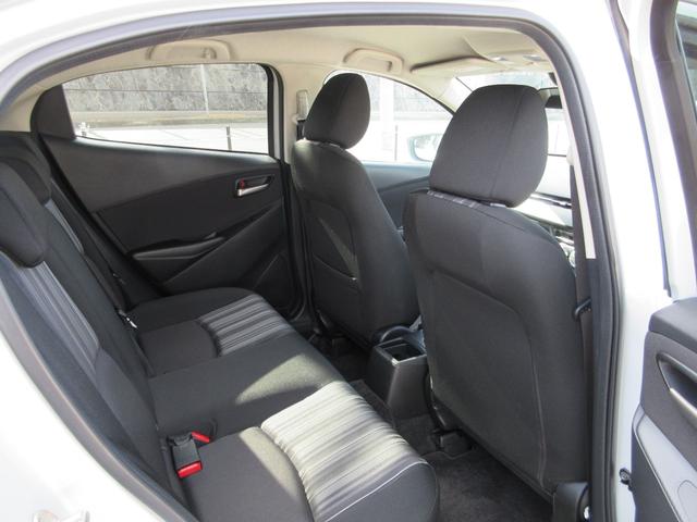 ＭＡＺＤＡ２ １５Ｓ　スマートエディション　禁煙・衝突被害軽減ブレーキ（前後）・ＡＴ誤発進抑制制御・車線逸脱警報システム・ＢＳＭシステム・３６０°ビューモニター・ＬＥＤヘッドライト・／Ａｐｐｌｅ　Ｃａｒｐｌａｙ／Ａｎｄｒｏｉｄ　Ａｕｔｏ（16枚目）