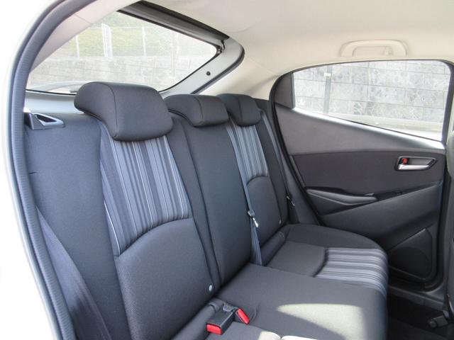 ＭＡＺＤＡ２ １５Ｓ　スマートエディション　禁煙・衝突被害軽減ブレーキ（前後）・ＡＴ誤発進抑制制御・車線逸脱警報システム・ＢＳＭシステム・３６０°ビューモニター・ＬＥＤヘッドライト・／Ａｐｐｌｅ　Ｃａｒｐｌａｙ／Ａｎｄｒｏｉｄ　Ａｕｔｏ（17枚目）