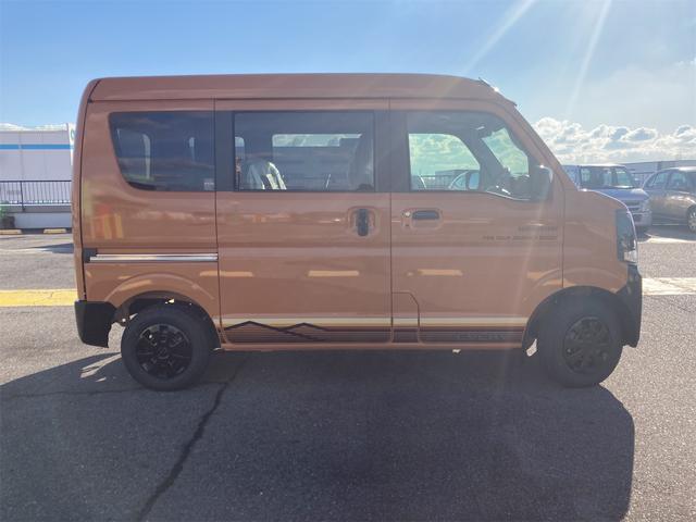 エブリイ Ｊリミテッド　弊社届出済未使用車　切替式４ＷＤ　ハイルーフ　セーフティサポート　両側パワースライドドア　リアパーキングセンサー　純正ＬＥＤヘッドライト（インナーブラック）　オートエアコン　オーバーヘッドコンソール（5枚目）