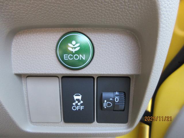 N-ONE G 純正ナビ・地TV・CD/DVD・スマートキー・プッシュスタート・オートエアコン・外品14インチアルミホイル・バックモニター禁煙車・ETC・ドラレコ(15枚目)