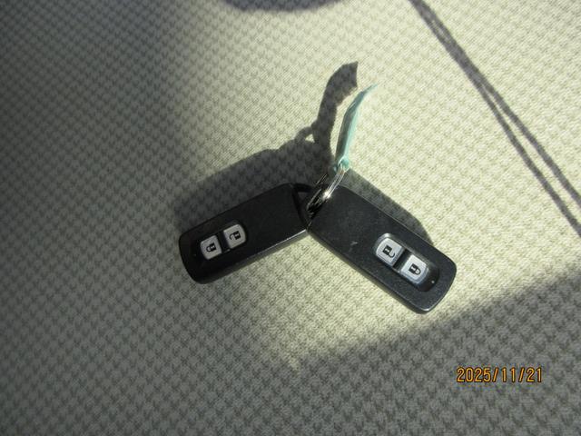 N-ONE G 純正ナビ・地TV・CD/DVD・スマートキー・プッシュスタート・オートエアコン・外品14インチアルミホイル・バックモニター禁煙車・ETC・ドラレコ(24枚目)