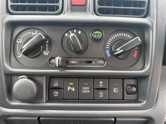 スーパーキャリイ Ｘリミテッド　４ＷＤ　衝突被害軽減ブレーキ　ナビ　ワンオーナー　ＬＥＤヘッドライト　フォグランプ　社外バンパーガード　アルミホイール　社外マフラー　キーレスエントリー　５ＭＴ（24枚目）