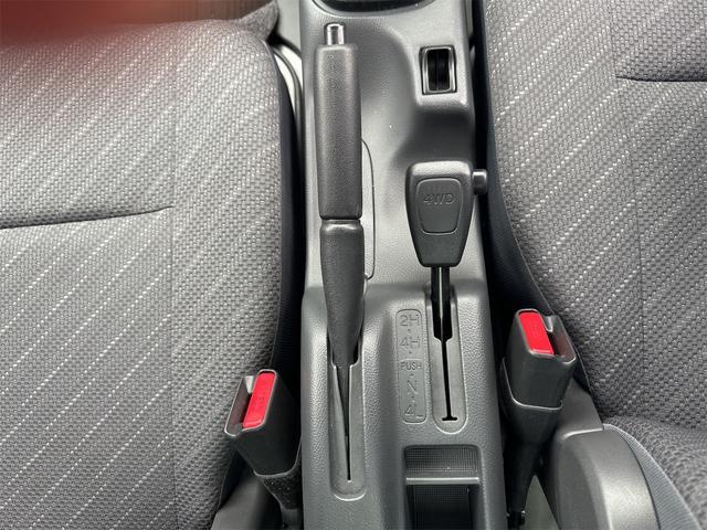 スーパーキャリイ Ｘリミテッド　４ＷＤ　衝突被害軽減ブレーキ　ナビ　ワンオーナー　ＬＥＤヘッドライト　フォグランプ　社外バンパーガード　アルミホイール　社外マフラー　キーレスエントリー　５ＭＴ（26枚目）