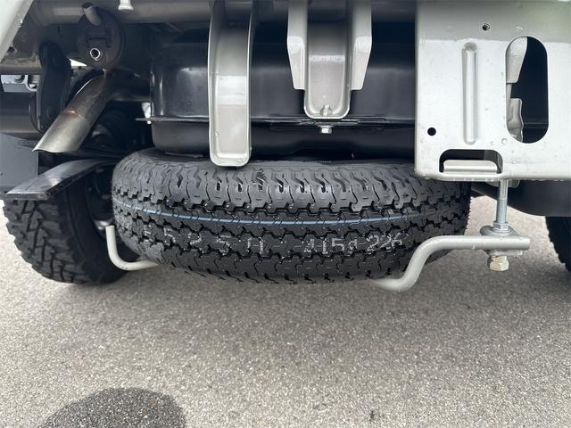 スーパーキャリイ Ｘリミテッド　４ＷＤ　衝突被害軽減ブレーキ　ナビ　ワンオーナー　ＬＥＤヘッドライト　フォグランプ　社外バンパーガード　アルミホイール　社外マフラー　キーレスエントリー　５ＭＴ（59枚目）