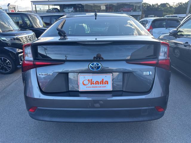 プリウス Ｓ　トヨタセーフティセンス　ワンオーナー　ナビＴＶ　Ｂｌｕｅｔｏｏｔｈ　ＬＥＤヘッドライト　ドライブレコーダー　ＥＴＣ　スマートキー　プッシュスタート　クルーズコントロール　整備記録簿（11枚目）