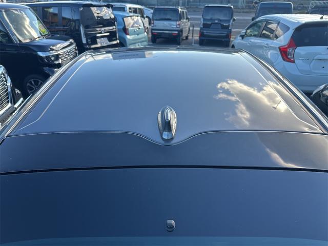 プリウス Ｓ　トヨタセーフティセンス　ワンオーナー　ナビＴＶ　Ｂｌｕｅｔｏｏｔｈ　ＬＥＤヘッドライト　ドライブレコーダー　ＥＴＣ　スマートキー　プッシュスタート　クルーズコントロール　整備記録簿（12枚目）