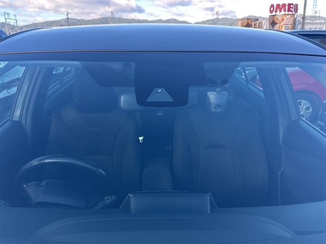 プリウス Ｓ　トヨタセーフティセンス　ワンオーナー　ナビＴＶ　Ｂｌｕｅｔｏｏｔｈ　ＬＥＤヘッドライト　ドライブレコーダー　ＥＴＣ　スマートキー　プッシュスタート　クルーズコントロール　整備記録簿（15枚目）