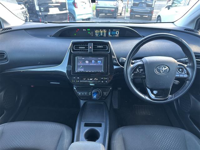 プリウス Ｓ　トヨタセーフティセンス　ワンオーナー　ナビＴＶ　Ｂｌｕｅｔｏｏｔｈ　ＬＥＤヘッドライト　ドライブレコーダー　ＥＴＣ　スマートキー　プッシュスタート　クルーズコントロール　整備記録簿（16枚目）