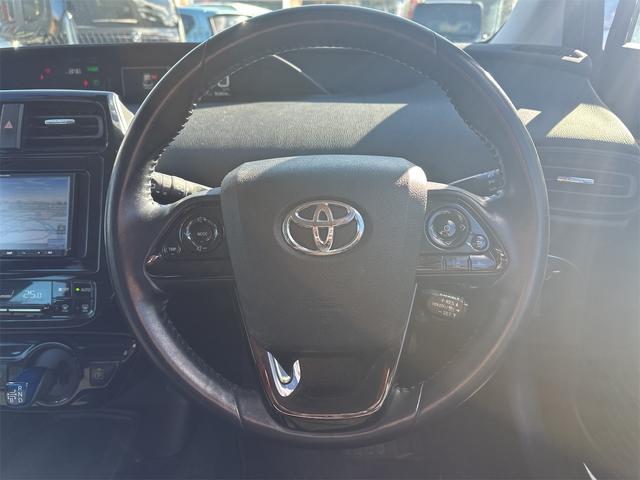 プリウス Ｓ　トヨタセーフティセンス　ワンオーナー　ナビＴＶ　Ｂｌｕｅｔｏｏｔｈ　ＬＥＤヘッドライト　ドライブレコーダー　ＥＴＣ　スマートキー　プッシュスタート　クルーズコントロール　整備記録簿（23枚目）