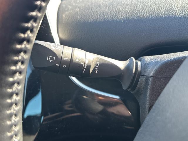 プリウス Ｓ　トヨタセーフティセンス　ワンオーナー　ナビＴＶ　Ｂｌｕｅｔｏｏｔｈ　ＬＥＤヘッドライト　ドライブレコーダー　ＥＴＣ　スマートキー　プッシュスタート　クルーズコントロール　整備記録簿（26枚目）