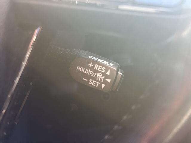 プリウス Ｓ　トヨタセーフティセンス　ワンオーナー　ナビＴＶ　Ｂｌｕｅｔｏｏｔｈ　ＬＥＤヘッドライト　ドライブレコーダー　ＥＴＣ　スマートキー　プッシュスタート　クルーズコントロール　整備記録簿（28枚目）