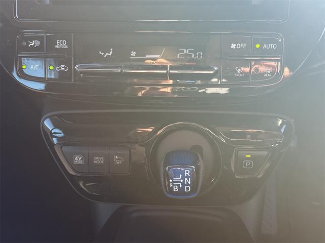 プリウス Ｓ　トヨタセーフティセンス　ワンオーナー　ナビＴＶ　Ｂｌｕｅｔｏｏｔｈ　ＬＥＤヘッドライト　ドライブレコーダー　ＥＴＣ　スマートキー　プッシュスタート　クルーズコントロール　整備記録簿（29枚目）