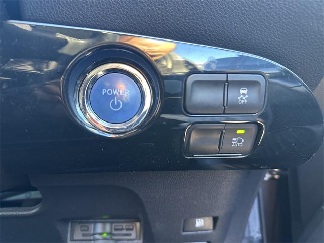 プリウス Ｓ　トヨタセーフティセンス　ワンオーナー　ナビＴＶ　Ｂｌｕｅｔｏｏｔｈ　ＬＥＤヘッドライト　ドライブレコーダー　ＥＴＣ　スマートキー　プッシュスタート　クルーズコントロール　整備記録簿（30枚目）