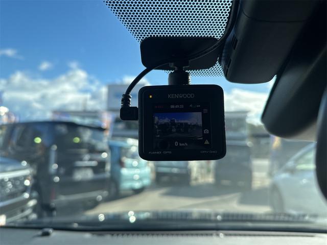 プリウス Ｓ　トヨタセーフティセンス　ワンオーナー　ナビＴＶ　Ｂｌｕｅｔｏｏｔｈ　ＬＥＤヘッドライト　ドライブレコーダー　ＥＴＣ　スマートキー　プッシュスタート　クルーズコントロール　整備記録簿（32枚目）