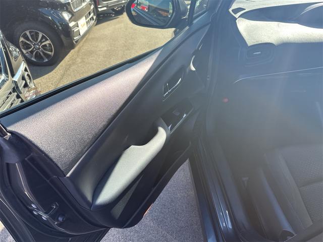 プリウス Ｓ　トヨタセーフティセンス　ワンオーナー　ナビＴＶ　Ｂｌｕｅｔｏｏｔｈ　ＬＥＤヘッドライト　ドライブレコーダー　ＥＴＣ　スマートキー　プッシュスタート　クルーズコントロール　整備記録簿（41枚目）