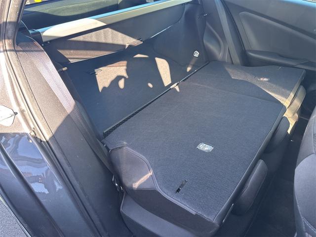 プリウス Ｓ　トヨタセーフティセンス　ワンオーナー　ナビＴＶ　Ｂｌｕｅｔｏｏｔｈ　ＬＥＤヘッドライト　ドライブレコーダー　ＥＴＣ　スマートキー　プッシュスタート　クルーズコントロール　整備記録簿（46枚目）