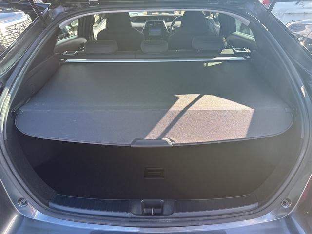 プリウス Ｓ　トヨタセーフティセンス　ワンオーナー　ナビＴＶ　Ｂｌｕｅｔｏｏｔｈ　ＬＥＤヘッドライト　ドライブレコーダー　ＥＴＣ　スマートキー　プッシュスタート　クルーズコントロール　整備記録簿（49枚目）