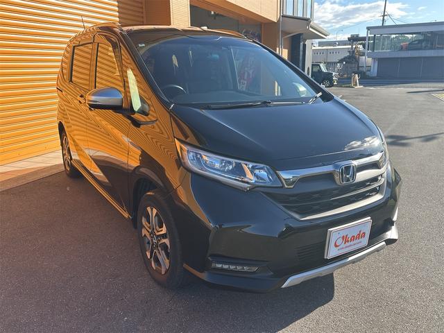 フリード クロスター・ホンダセンシング 4WD 8インチナビTV Bluetooth バックカメラ 両側パワースライドドア 3列シート 6人乗 ドライブレコーダー シートヒーター ETC LEDヘッドライト(6枚目)
