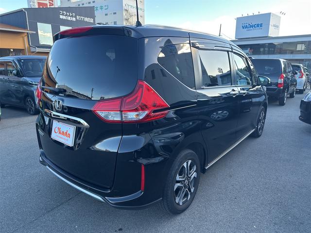 フリード クロスター・ホンダセンシング 4WD 8インチナビTV Bluetooth バックカメラ 両側パワースライドドア 3列シート 6人乗 ドライブレコーダー シートヒーター ETC LEDヘッドライト(11枚目)