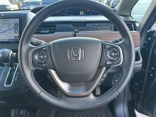 フリード クロスター・ホンダセンシング 4WD 8インチナビTV Bluetooth バックカメラ 両側パワースライドドア 3列シート 6人乗 ドライブレコーダー シートヒーター ETC LEDヘッドライト(23枚目)