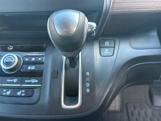 フリード クロスター・ホンダセンシング 4WD 8インチナビTV Bluetooth バックカメラ 両側パワースライドドア 3列シート 6人乗 ドライブレコーダー シートヒーター ETC LEDヘッドライト(25枚目)