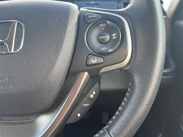 フリード クロスター・ホンダセンシング 4WD 8インチナビTV Bluetooth バックカメラ 両側パワースライドドア 3列シート 6人乗 ドライブレコーダー シートヒーター ETC LEDヘッドライト(27枚目)