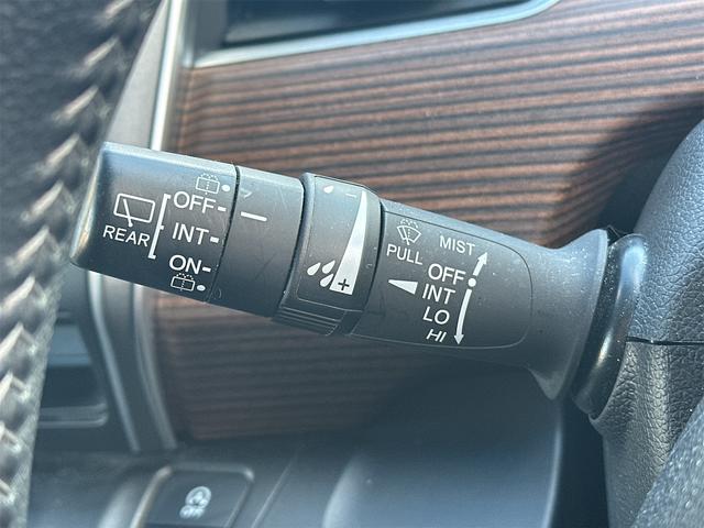 フリード クロスター・ホンダセンシング 4WD 8インチナビTV Bluetooth バックカメラ 両側パワースライドドア 3列シート 6人乗 ドライブレコーダー シートヒーター ETC LEDヘッドライト(28枚目)