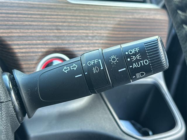 フリード クロスター・ホンダセンシング 4WD 8インチナビTV Bluetooth バックカメラ 両側パワースライドドア 3列シート 6人乗 ドライブレコーダー シートヒーター ETC LEDヘッドライト(29枚目)