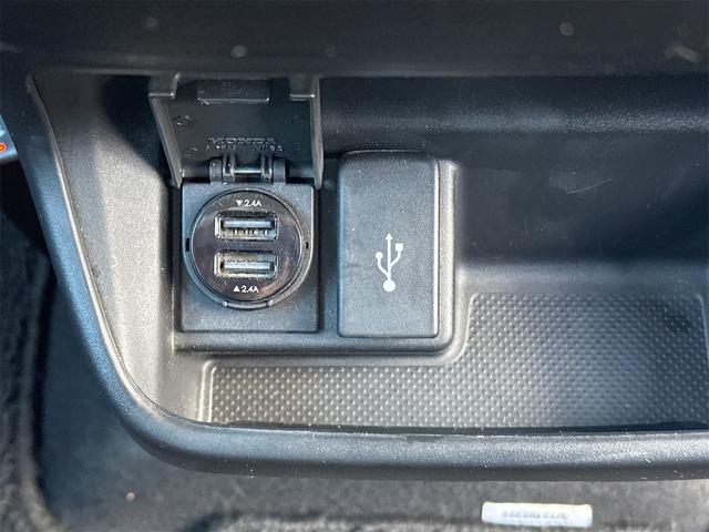 フリード クロスター・ホンダセンシング 4WD 8インチナビTV Bluetooth バックカメラ 両側パワースライドドア 3列シート 6人乗 ドライブレコーダー シートヒーター ETC LEDヘッドライト(30枚目)