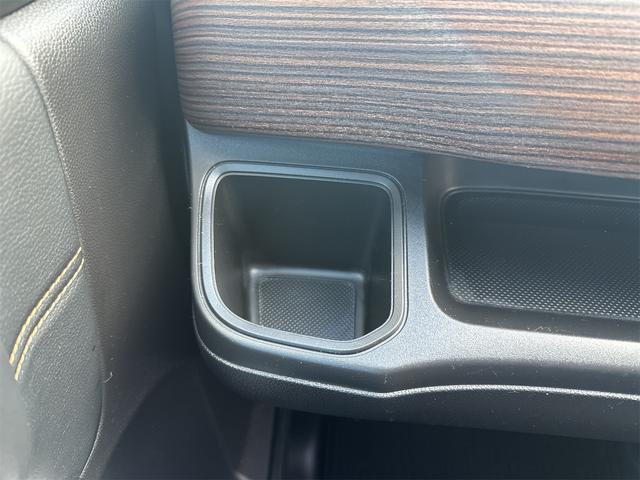 フリード クロスター・ホンダセンシング 4WD 8インチナビTV Bluetooth バックカメラ 両側パワースライドドア 3列シート 6人乗 ドライブレコーダー シートヒーター ETC LEDヘッドライト(41枚目)