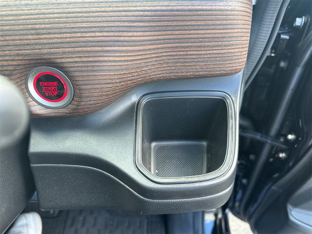 フリード クロスター・ホンダセンシング 4WD 8インチナビTV Bluetooth バックカメラ 両側パワースライドドア 3列シート 6人乗 ドライブレコーダー シートヒーター ETC LEDヘッドライト(42枚目)