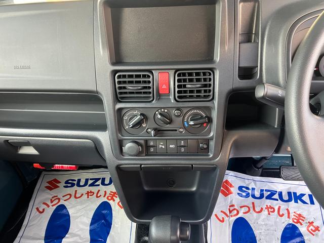 スーパーキャリイ スーパーキャリイ　Ｌ　５型　４ＡＴ　パートタイム４ＷＤ　衝突被害軽減ブレーキ　誤発進抑制機能　車線逸脱警報機能　パーキングセンサー　オートライト　オートハイビーム　アイドリングストップ　ハロゲンヘッドライト　ＬＥＤフォグ　当社試乗車（18枚目）