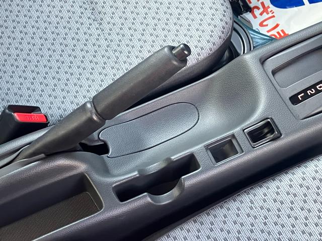 スーパーキャリイ スーパーキャリイ　Ｌ　５型　４ＡＴ　パートタイム４ＷＤ　衝突被害軽減ブレーキ　誤発進抑制機能　車線逸脱警報機能　パーキングセンサー　オートライト　オートハイビーム　アイドリングストップ　ハロゲンヘッドライト　ＬＥＤフォグ　当社試乗車（22枚目）