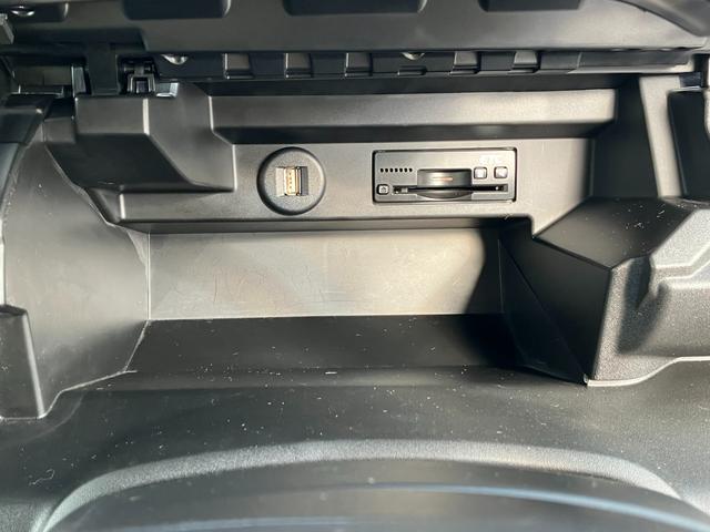 ソリオ ＨＹＢＲＩＤ　ＭＸ　純正ナビ　全方位モニタ　ＥＴＣ　ドラレコ　前後衝突被害軽減ブレーキ　前後誤発進抑制機能　車線逸脱警報機能　パーキングセンサー　アダプティブクルーズコントロール　オーディオスイッチ　オートライト　オートハイビーム　アイドリングストップ（35枚目）