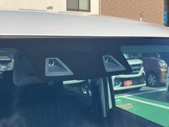 『豊富な在庫から』　お探しのお車がありましたら、ご希望と共にスタッフまでお申し付け下さいませ。当店以外の店舗の中からでもご希望に沿った一台をご提案させていただきます。 3