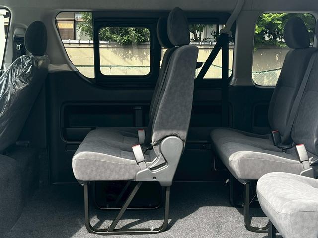 ハイエースワゴン グランドキャビン　４ＷＤ　ＬＥＤヘッドライト　パワースライドドア　デジタルインナーミラー　スマートキー（7枚目）