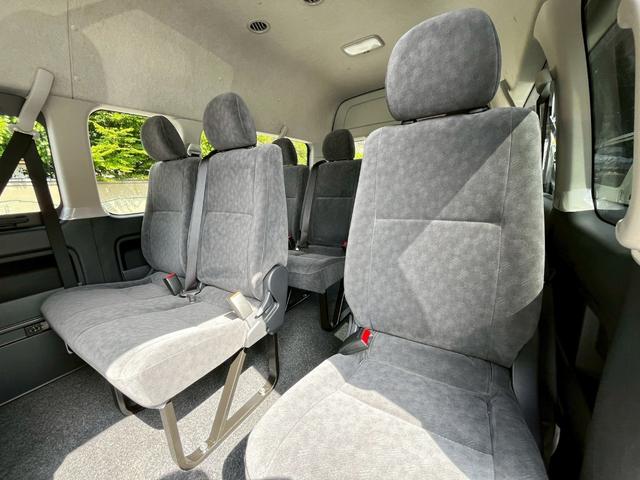 ハイエースワゴン グランドキャビン　４ＷＤ　ＬＥＤヘッドライト　パワースライドドア　デジタルインナーミラー　スマートキー（10枚目）