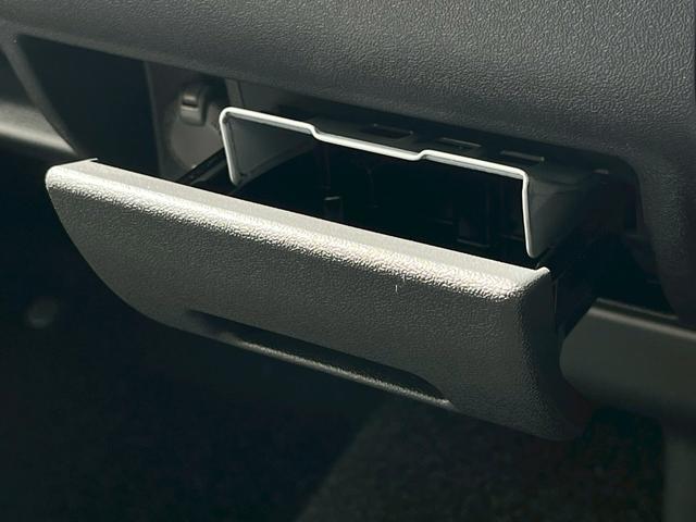 ハイエースワゴン グランドキャビン　４ＷＤ　ＬＥＤヘッドライト　パワースライドドア　デジタルインナーミラー　スマートキー（35枚目）