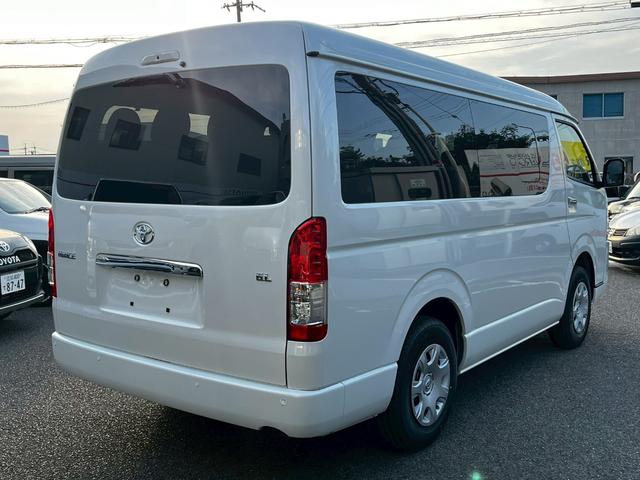 ハイエースワゴン ＧＬ　４ＷＤ　２．４％　パワースライドドア　ＬＥＤヘッド　デジタルインナーミラー　パノラミックビューモニター　スマートキー　１０人乗り　ＡＣ１００Ｖ（13枚目）