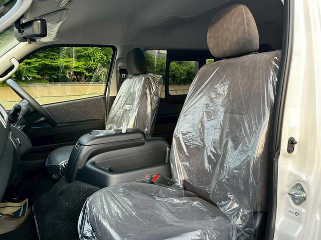 ハイエースワゴン ＧＬ　４ＷＤ　２．４％　パワースライドドア　ＬＥＤヘッド　デジタルインナーミラー　パノラミックビューモニター　スマートキー　１０人乗り　ＡＣ１００Ｖ（15枚目）
