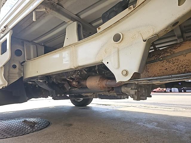 ハイゼットトラック エアコン・パワステ スペシャル AT 切り替え4WD メンテナンスリースUp車両 記録簿 取扱説明書 新車保証書 ワンオーナー車 PS マニュアルエアコン メンテナンスノート 腐食無し 車検2年付き(17枚目)