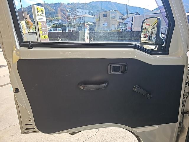 ハイゼットトラック エアコン・パワステ スペシャル AT 切り替え4WD メンテナンスリースUp車両 記録簿 取扱説明書 新車保証書 ワンオーナー車 PS マニュアルエアコン メンテナンスノート 腐食無し 車検2年付き(32枚目)