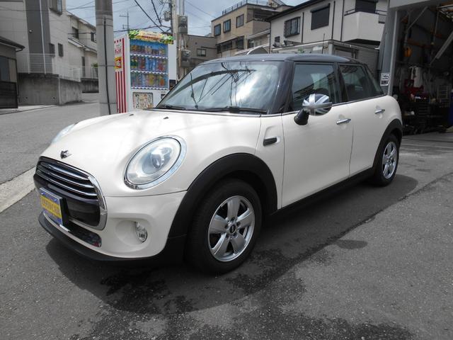 ＭＩＮＩ クーパー　５ドア　純正ナビ　ミントパッケージ　ＬＥＤヘッドライト　ＬＥＤフォグランプ　禁煙車　プッシュスタート　スマートキー　Ｂｌｕｅｔｏｏｔｈ　ミッションモード付６速オートマチック　アイドリングストップ（33枚目）