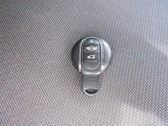 ＭＩＮＩ クーパー　５ドア　純正ナビ　ミントパッケージ　ＬＥＤヘッドライト　ＬＥＤフォグランプ　禁煙車　プッシュスタート　スマートキー　Ｂｌｕｅｔｏｏｔｈ　ミッションモード付６速オートマチック　アイドリングストップ（46枚目）