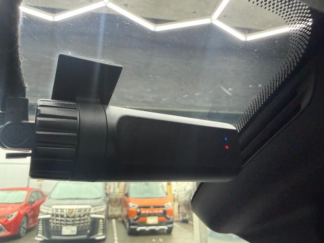 グレカーレ ＧＴ　パノラマサンルーフ・パノラミックビューモニター・ＡｐｐｌｅＣａｒＰｌａｙ・ＳｏｎｕｓＦａｂｅｒサラウンド・後席モニター・パワーシート・クルコン・クリアランスソナー・ＥＴＣ・ドラレコ・レーダー・テレビ（17枚目）