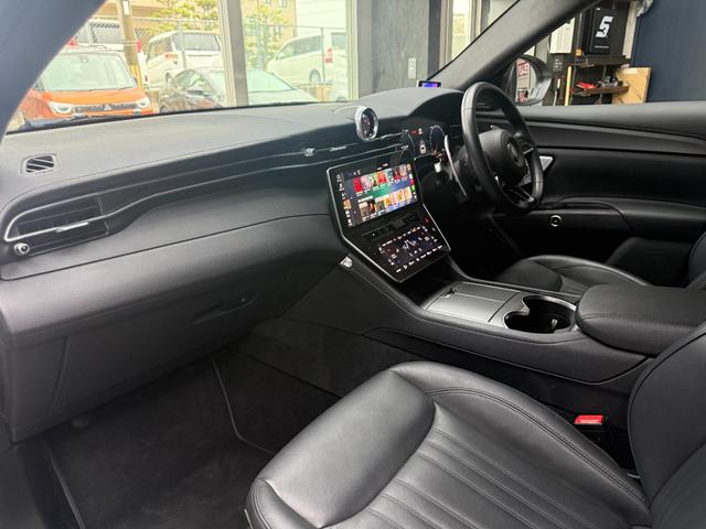 グレカーレ ＧＴ　パノラマサンルーフ・パノラミックビューモニター・ＡｐｐｌｅＣａｒＰｌａｙ・ＳｏｎｕｓＦａｂｅｒサラウンド・後席モニター・パワーシート・クルコン・クリアランスソナー・ＥＴＣ・ドラレコ・レーダー・テレビ（23枚目）